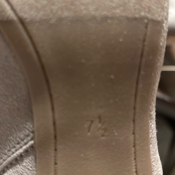 Old Navy faux suede kitten heel ankle boots - Picture 7 of 7